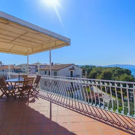 Three Bedroom With Amazing Sea View Apartment
