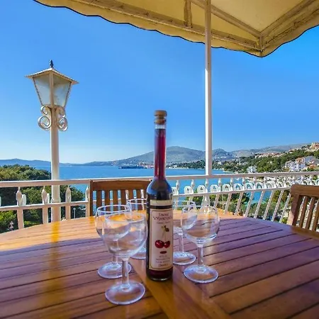 Three Bedroom With Amazing Sea View